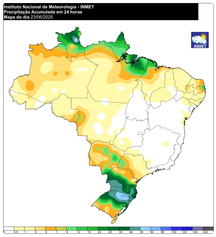 Mapa mostrando a relação da precipitação acumulada nos Estados brasileiros entre maio e agosto de 2024.